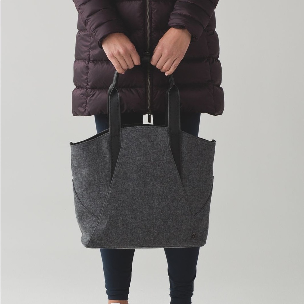 lululemon All Day Tote (mini)